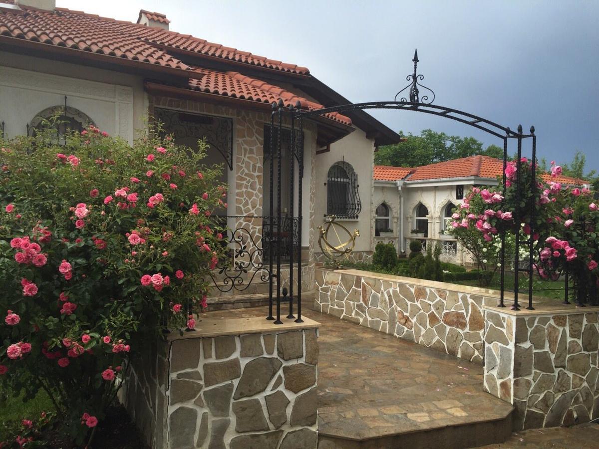 Villa St. Michael Мадара Экстерьер фото